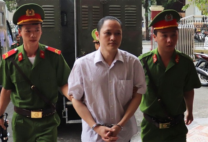 Mở lại phiên xét xử cán bộ tại Hà Giang trong vụ gian lận điểm thi - Ảnh 1. Mở lại phiên xét xử cán bộ tại Hà Giang trong vụ gian lận điểm thi - Ảnh 1.
