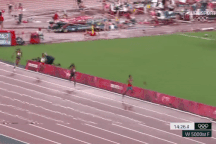 Choáng với sức mạnh phi thường của nữ VĐV, nam giới cũng phải chào thua