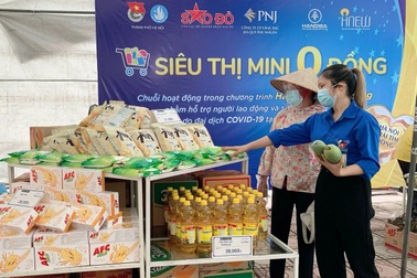 Siêu thị mini 0 đồng chia sẻ cùng người dân khó khăn trong mùa dịch