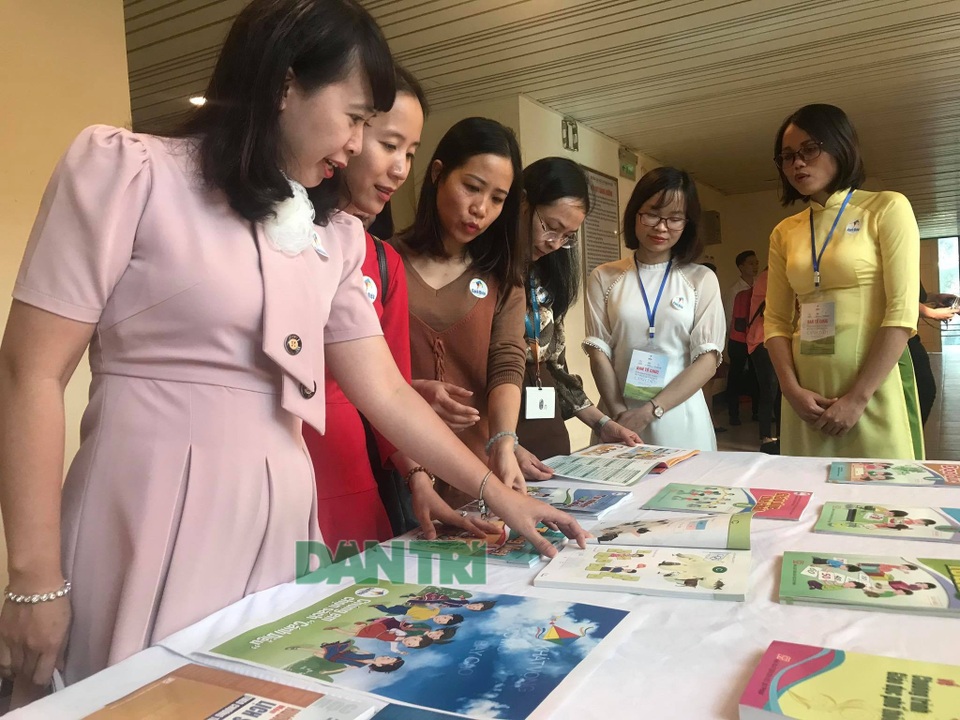 Bộ GDĐT yêu cầu công bố giá SGK trước 15/2/2020 - 1 Bộ GDĐT yêu cầu công bố giá SGK trước 15/2/2020 - 1