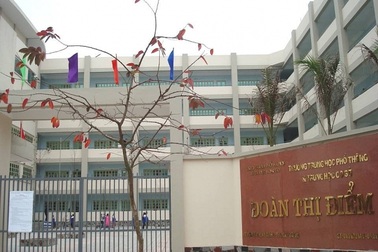 Hà Nội: Nam sinh lớp 8 ngã từ tầng 2 xuống đất