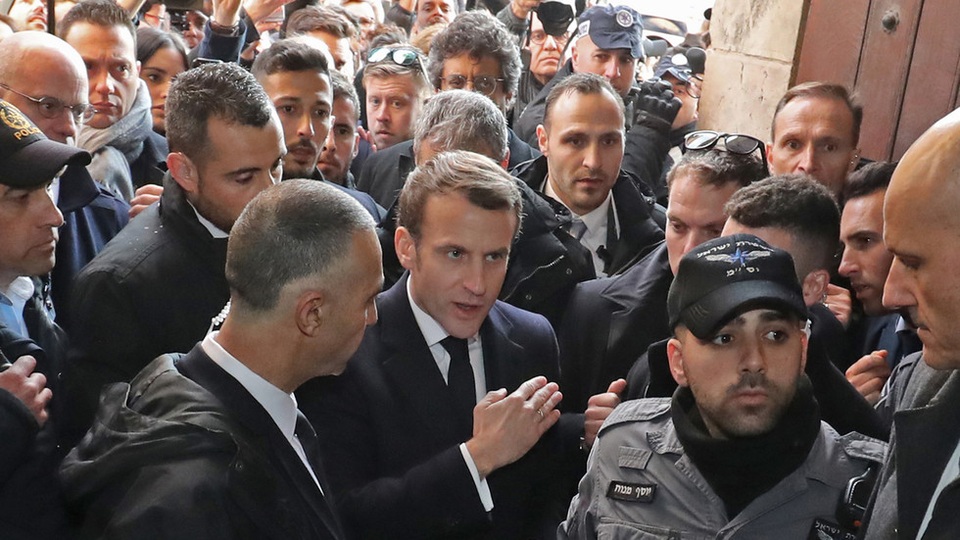 Tổng thống Pháp Macron nổi đóa với cảnh sát Israel - 1 Tổng thống Pháp Macron nổi đóa với cảnh sát Israel - 1