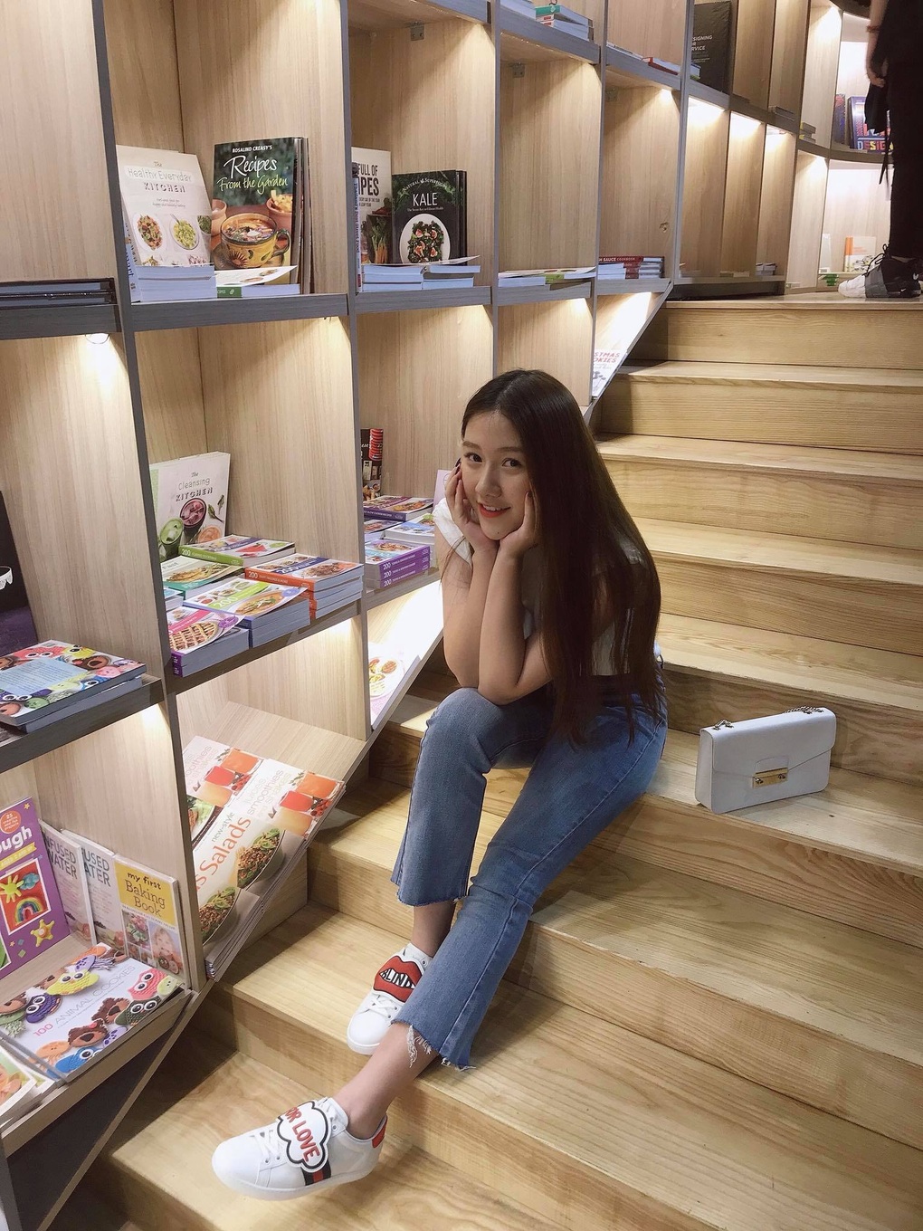 Uyển Ân - em gái Trấn Thành: Nàng mũm mĩm hóa mỹ nhân sau 4 năm vào showbiz - 8 Uyển Ân - em gái Trấn Thành: Nàng mũm mĩm hóa mỹ nhân sau 4 năm vào showbiz - 8