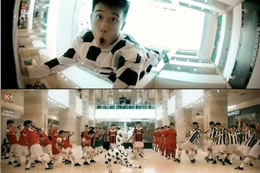 “Đã mắt” clip flash mob bóng đá đầu tiên của Việt Nam