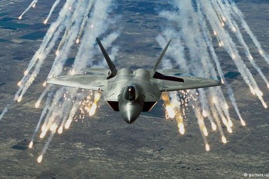 4 chiến đấu cơ tàng hình F-22 của Mỹ tới châu Âu