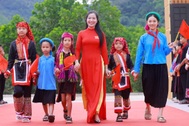 Tổng Bí thư, Chủ tịch nước: Nghiên cứu xây trường học xã hội chủ nghĩa