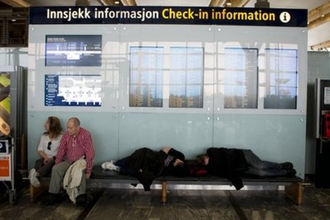 Giao thông hàng không Bắc Âu rối loạn vì tro bụi núi lửa