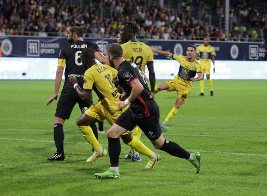 Quang Hải ra sân 4 phút, Pau FC giành chiến thắng nhờ siêu phẩm - 1 Quang Hải ra sân 4 phút, Pau FC giành chiến thắng nhờ siêu phẩm - 1
