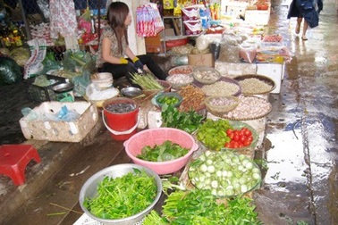 Giá rau củ tăng vùn vụt sau mưa bão