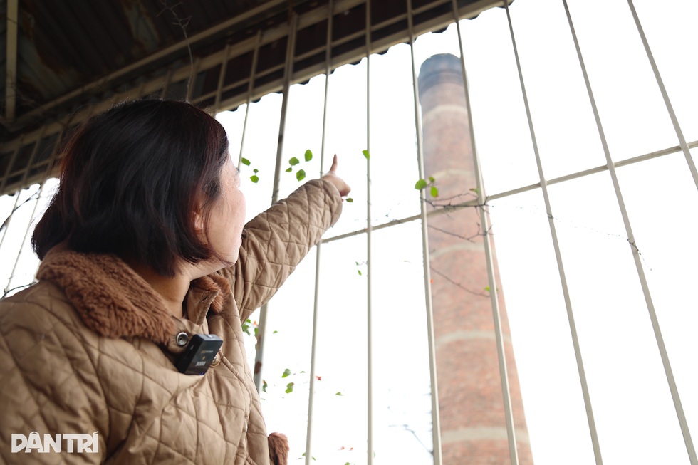 Ở nhà tiền tỷ Hà Nội, dân khốn khổ vì bụi bám từng lớp, khói đen quanh nhà - 3 Ở nhà tiền tỷ Hà Nội, dân khốn khổ vì bụi bám từng lớp, khói đen quanh nhà - 3