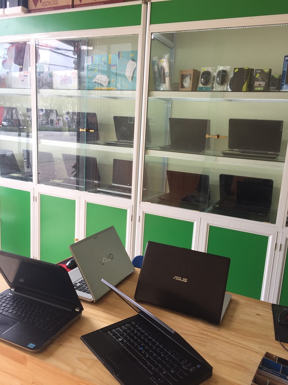 Mua laptop cũ tại Hà Nội ở đâu? - 2 Mua laptop cũ tại Hà Nội ở đâu? - 2