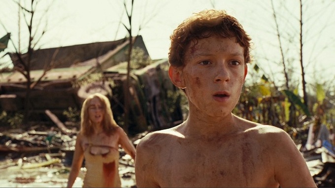 Tom Holland gây tiếng vang qua vai diễn đầu tay trong The Impossible.
