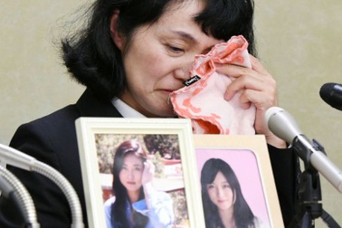 Nhật Bản loay hoay giải bài toán người lao động “nghiện” việc