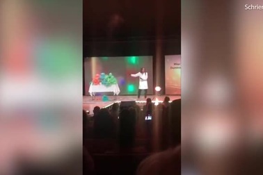 Cử nhân chuyên ngành hóa sinh trở thành Hoa hậu với phần thi tài năng lạ lẫm