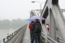 Chùm ảnh: Trắng xóa mưa Huế đầu đông