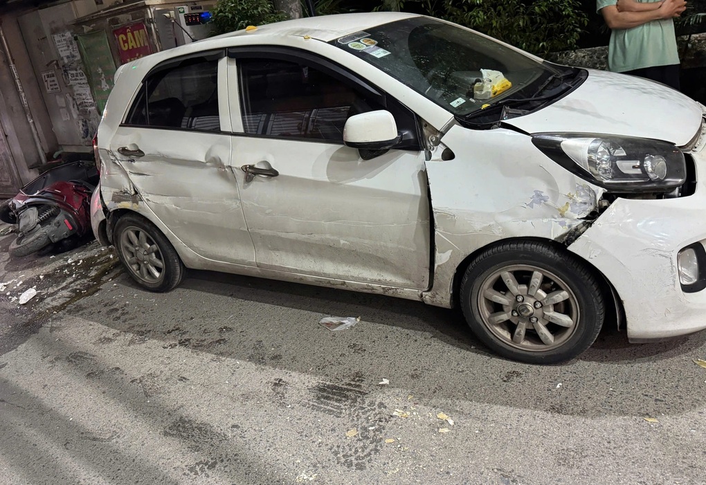 Tài xế xe tải gây tai nạn liên hoàn trên đường ở Hà Nội rồi bỏ chạy - 1 Tài xế xe tải gây tai nạn liên hoàn trên đường ở Hà Nội rồi bỏ chạy - 1