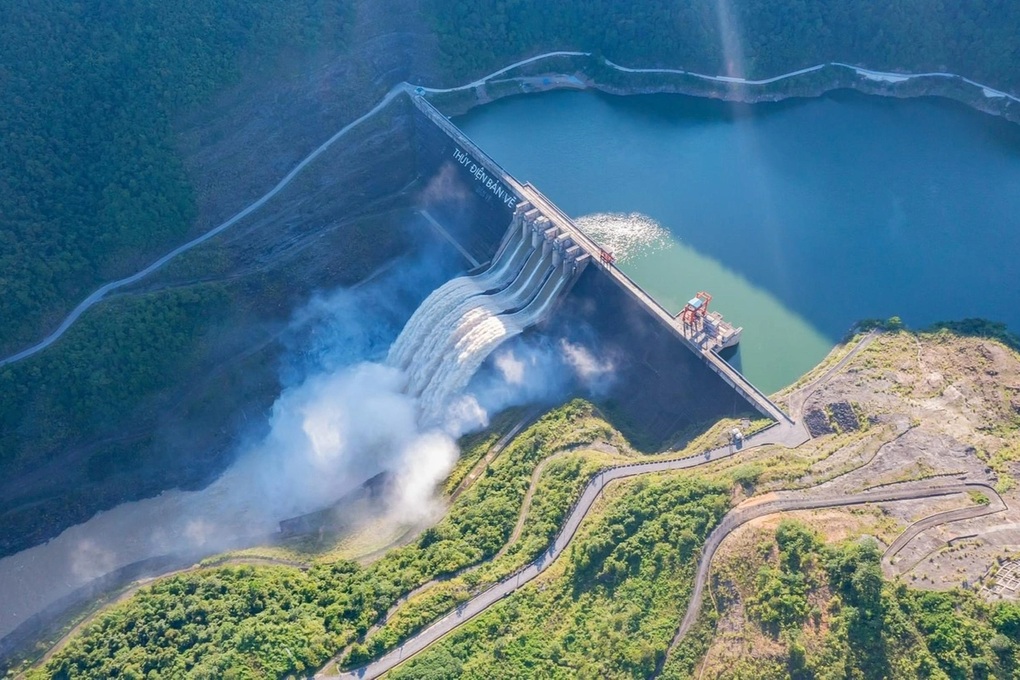 Thủy điện lớn nhất Bắc Trung Bộ vận hành điều tiết trước nguy cơ lũ về - 1
