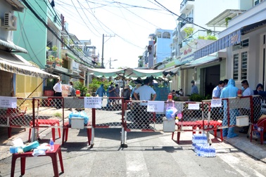 TPHCM phong tỏa đường Đoàn Phú Tứ vì ca nghi Covid-19, sàng lọc 300 người