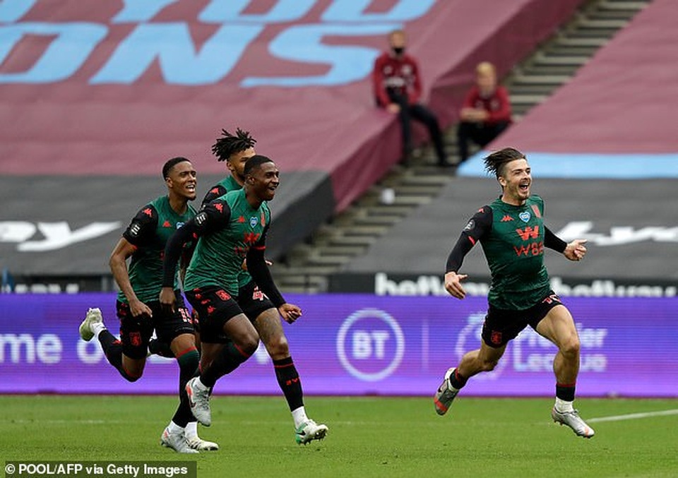 Nỗi buồn “thấu tim gan” của những đội xuống hạng ở Premier League - 17 Nỗi buồn “thấu tim gan” của những đội xuống hạng ở Premier League - 17