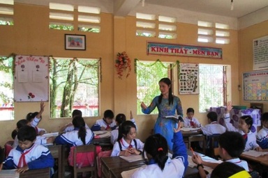 Mang tình yêu con chữ đến với học trò vùng cao   