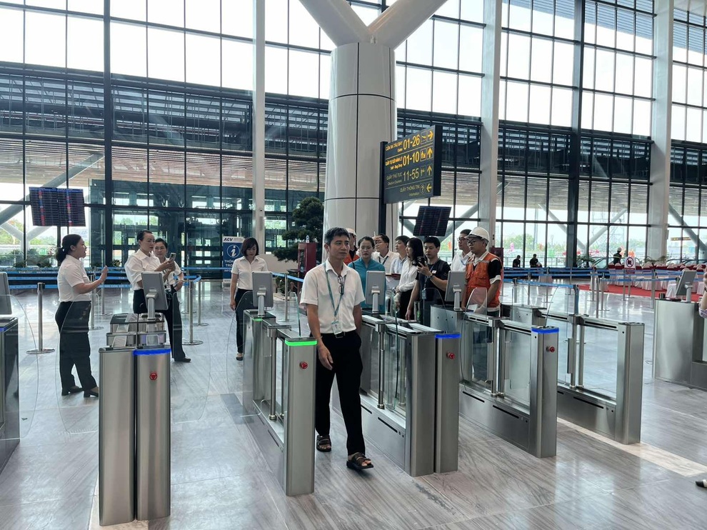 Vietnam Airlines ứng dụng định danh và xác thực điện tử toàn trình trong thủ tục bay - 3 Vietnam Airlines ứng dụng định danh và xác thực điện tử toàn trình trong thủ tục bay - 3