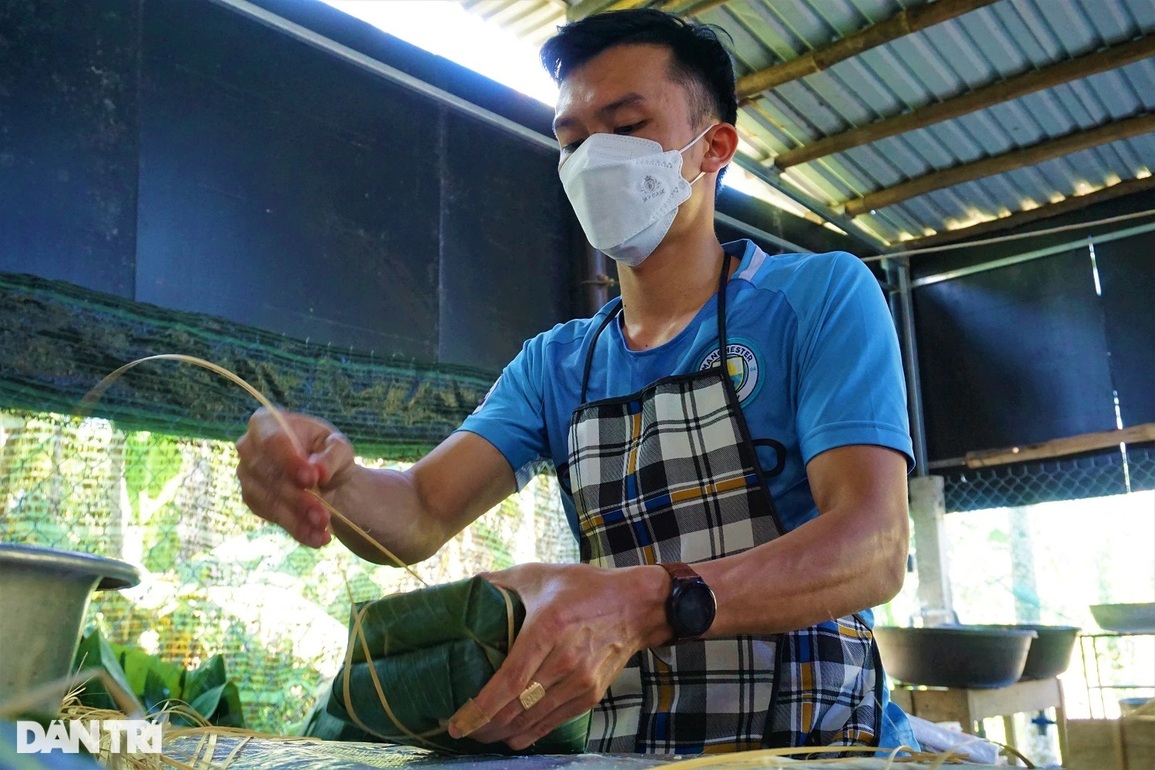 Chuyện ông Hai trời, hơn 20 năm đưa hương vị Tết đi khắp Việt Nam - 13 Chuyện ông Hai trời, hơn 20 năm đưa hương vị Tết đi khắp Việt Nam - 13