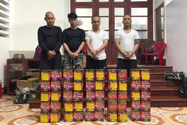 Bắt quả tang nhóm thanh niên vận chuyển hơn 100kg pháo nổ từ Trung Quốc