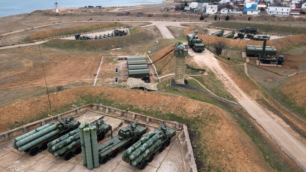 UAV Ukraine ồ ạt tập kích Crimea, Nga khai hỏa phòng không đánh chặn - 1 UAV Ukraine ồ ạt tập kích Crimea, Nga khai hỏa phòng không đánh chặn - 1
