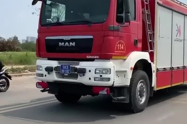 Xe cứu hỏa "hai đầu" khiến nhiều người hiểu nhầm