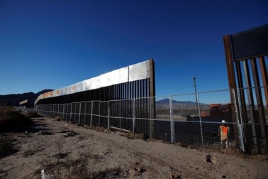 Tường ngăn biên giới Mỹ - Mexico có thể ngốn hơn 21 tỷ USD