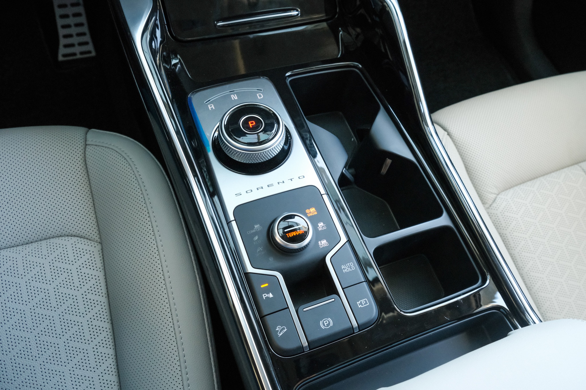 Chi tiết Kia Sorento 2021: xe Hàn Quốc có gì với giá cao nhất 1,349 tỷ? - 4