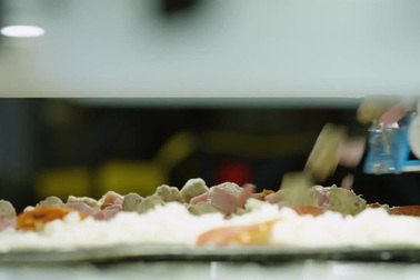 Robot làm bánh pizza tại CES 2020