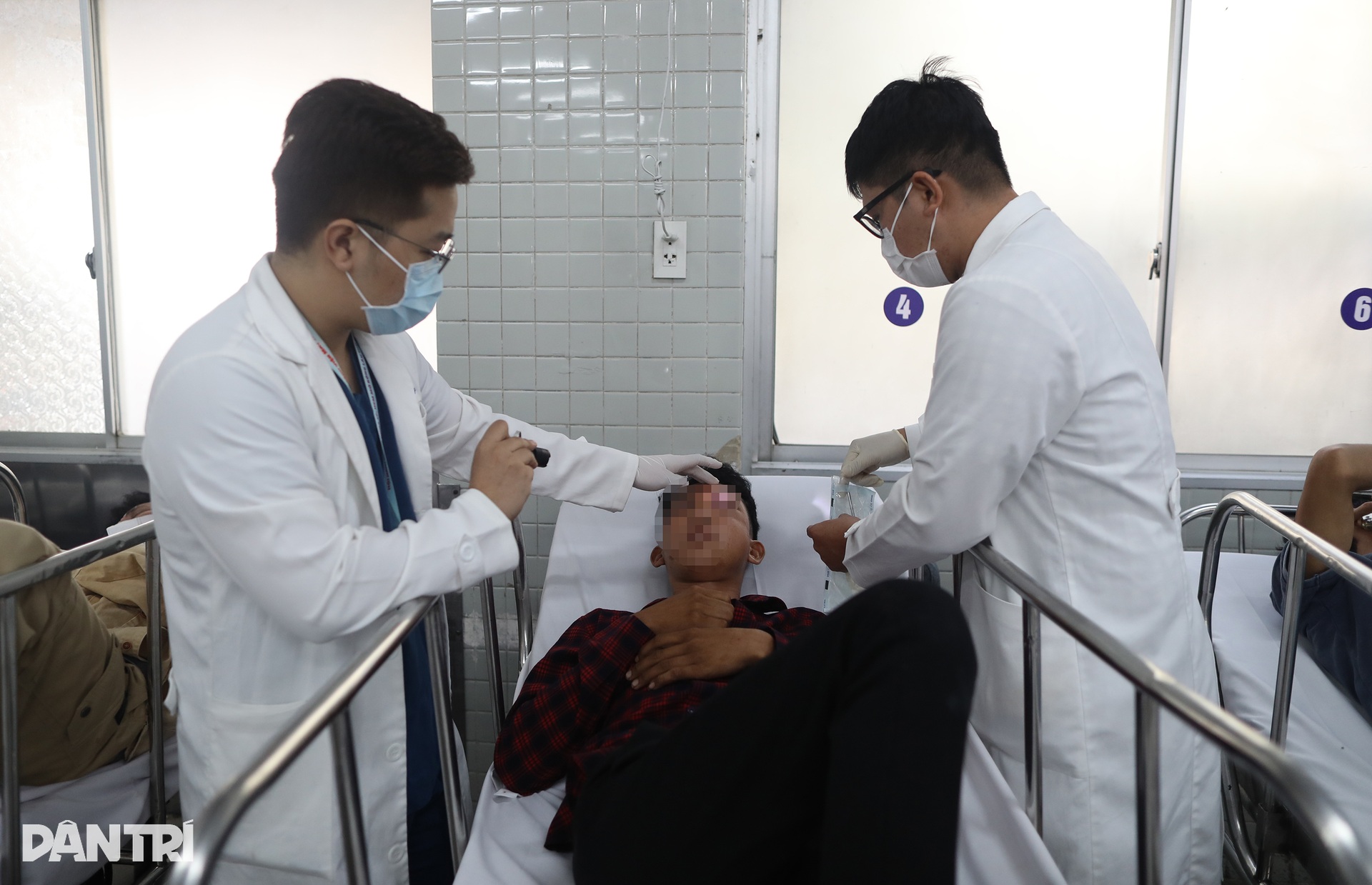 Nước mắt người đàn ông lâm nạn khi sắp về với vợ con: Tôi mất Tết rồi - 9 Nước mắt người đàn ông lâm nạn khi sắp về với vợ con: Tôi mất Tết rồi - 9