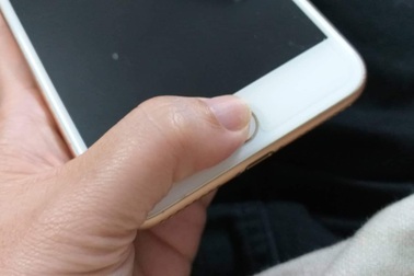 Lấy dấu vân tay mở điện thoại, trộm tiền trong tài khoản trực tuyến của bạn