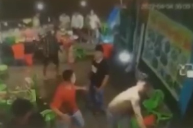 Côn đồ hỗn chiến trong quán nhậu, đánh "hội đồng" cả khách ngồi bên