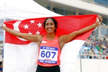 Chân chạy người Singapore thách thức Tú Chinh trước thềm SEA Games 32