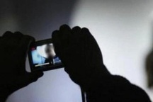 Thêm thầy giáo làm lộ ảnh nhạy cảm phụ nữ trong giờ học trực tuyến