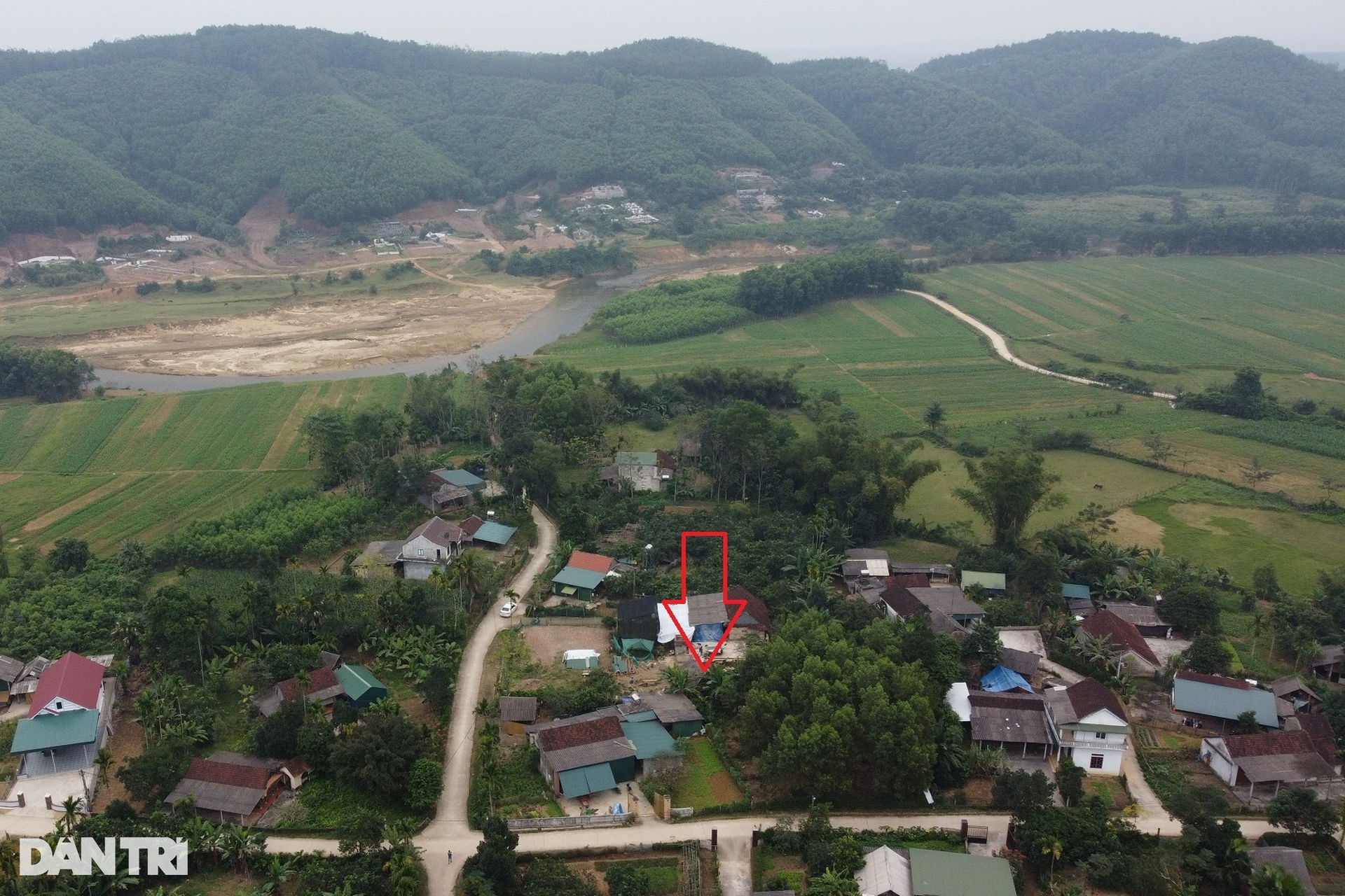 Hố tử thần sau tiếng động lớn: Dân đi thuê nhà ở tạm trước Tết - 11 Hố tử thần sau tiếng động lớn: Dân đi thuê nhà ở tạm trước Tết - 11