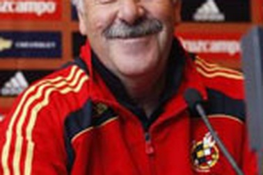 HLV Del Bosque ca ngợi nỗ lực của các trò