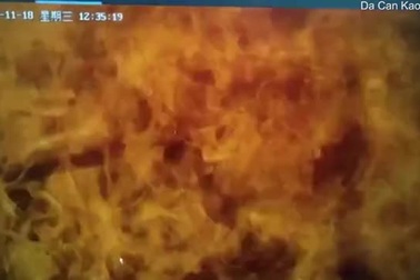 Nổ lớn nhấn chìm nhà hàng Trung Quốc trong biển lửa