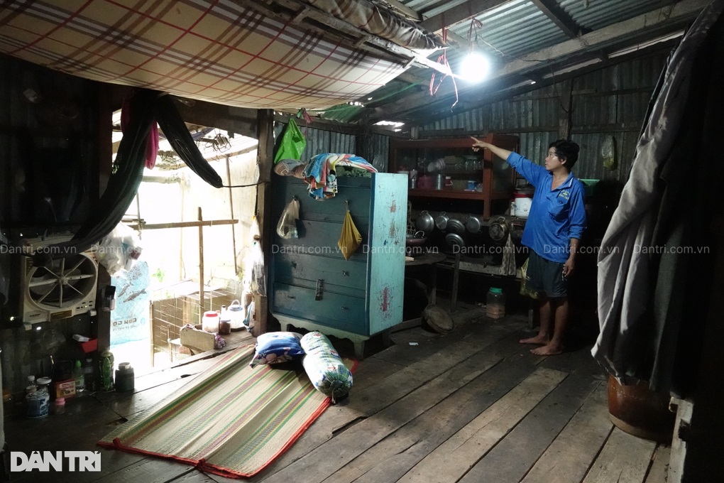 Ông nội và cha mắc nhiều bệnh, 3 đứa trẻ sống khổ trong căn nhà sắp sập - 4 Ông nội và cha mắc nhiều bệnh, 3 đứa trẻ sống khổ trong căn nhà sắp sập - 4