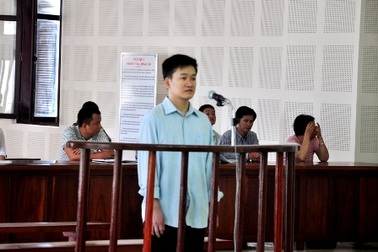 Chiếm đoạt hàng tỉ đồng của công ty để tiêu xài