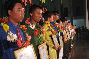 Tuyên dương thanh niên sống đẹp