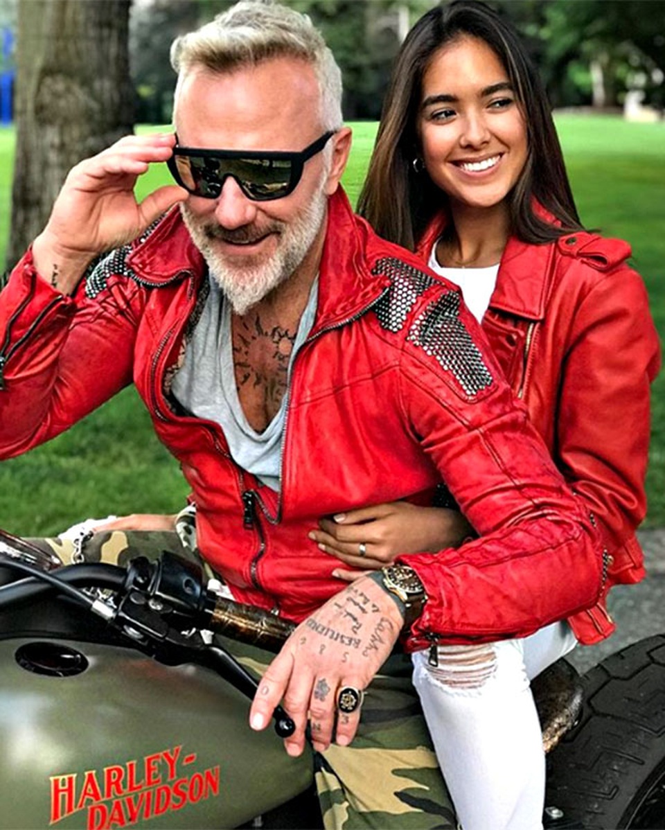 Bạn gái 9X của tay chơi U60 Gianluca Vacchi sinh con - 9