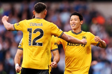 Cầu thủ Hàn Quốc khiến Man City gục ngã, Arsenal áp sát ngôi đầu