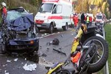 Cụ bà 75 tuổi lái xe gây tai nạn thảm khốc