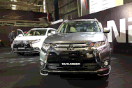 Mitsubishi Outlander lắp ráp trong nước giá từ 808 triệu đồng