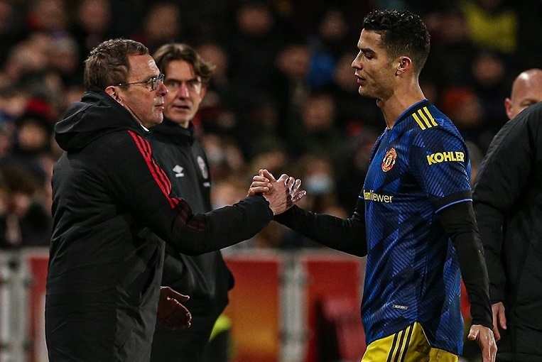 C.Ronaldo: Chuyên gia hờn dỗi Quả bom nổ chậm trong phòng thay đồ - 9 C.Ronaldo: Chuyên gia hờn dỗi Quả bom nổ chậm trong phòng thay đồ - 9