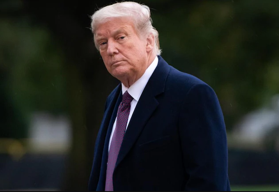Nghị sĩ Dân chủ trình dự luật đòi cắt lương hưu của ông Trump - 1 Nghị sĩ Dân chủ trình dự luật đòi cắt lương hưu của ông Trump - 1
