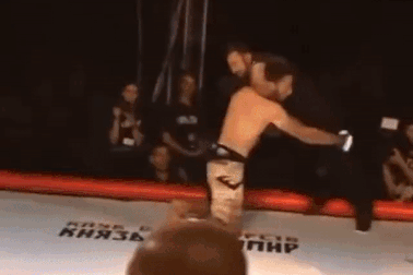 Cái kết đắng cho võ sĩ tấn công nhầm… trọng tài giỏi võ